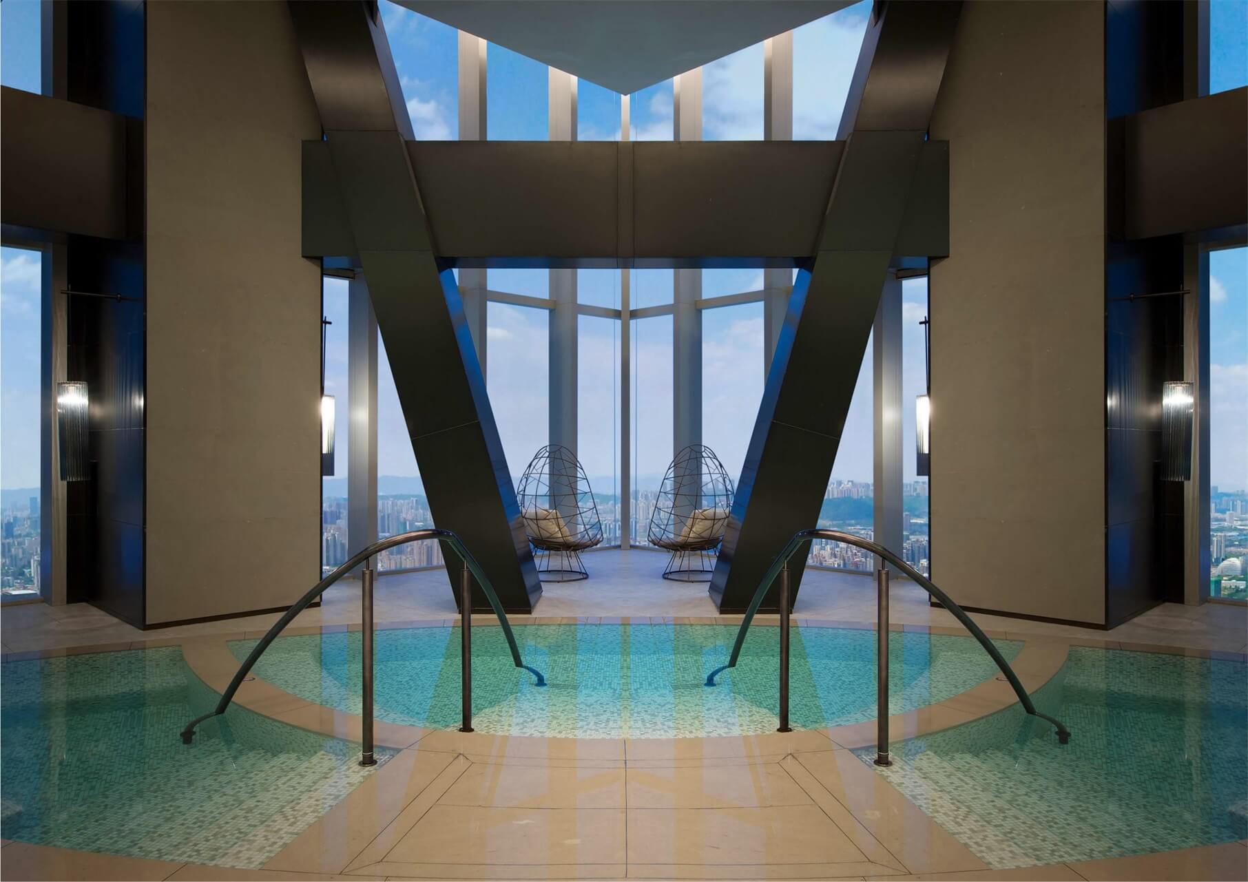 尼依格罗商务酒店游泳池设计