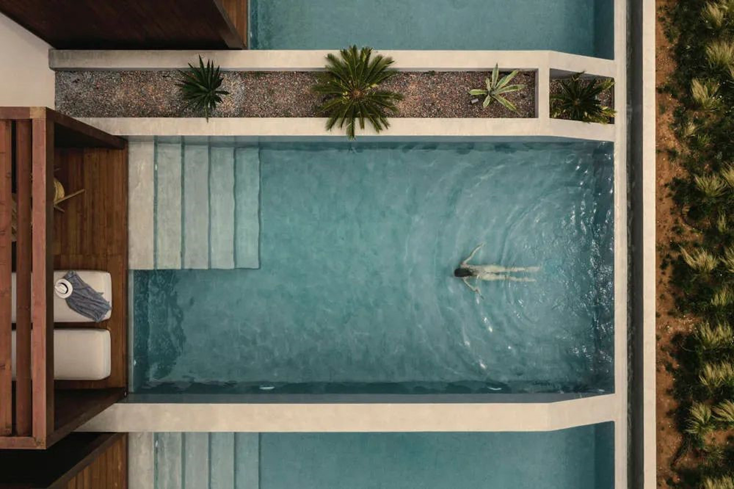 海边度假酒店室内游泳池设计